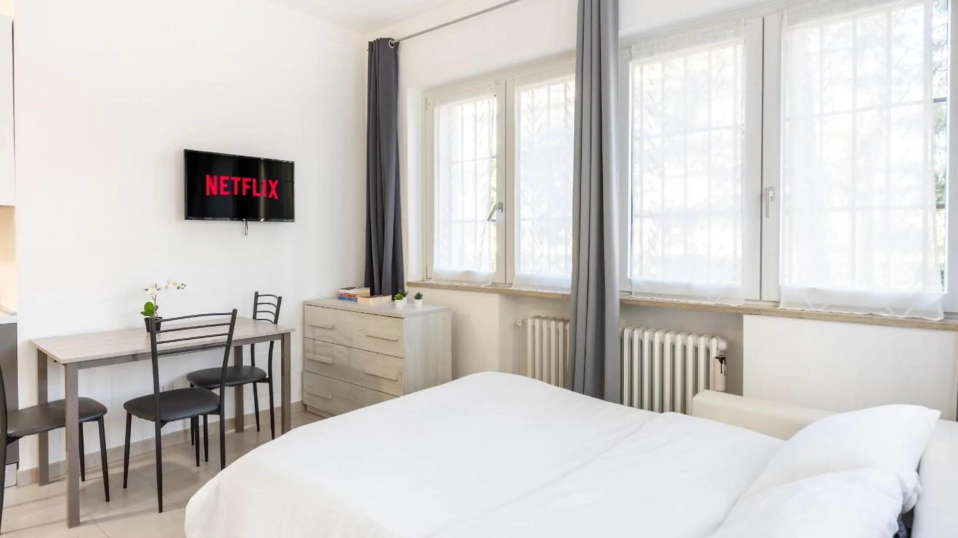 Cesano Boscone- One-Room Flat, Wi-Fi E Netflix 0*, צ'זאנו בוסקונה איטליה