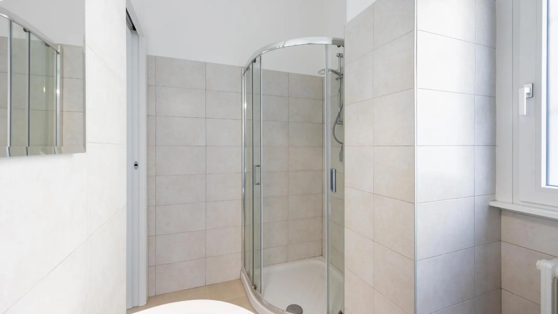 Cesano Boscone- One-Room Flat, Wi-Fi E Netflix 0*, Cesano Boscone